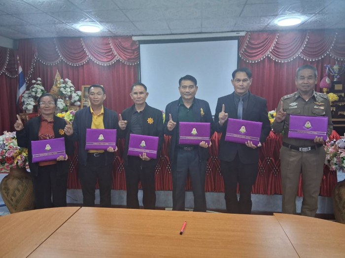 ร่วมประชุมเพื่อหารือและวางแผนแก้ปัญหากำกับดูแลความปลอดภัยให้กับนักเรียนร่วมกัน